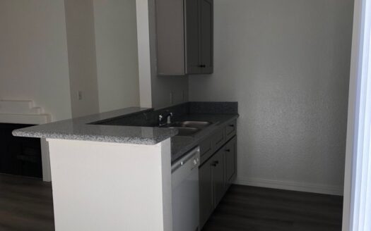 Beautiful Apartments in the Heart of Hollywood!