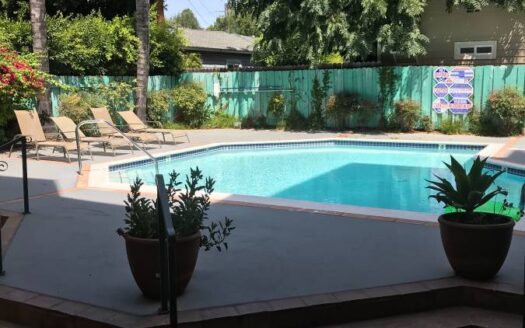Beautiful Apartments in the Heart of Hollywood!