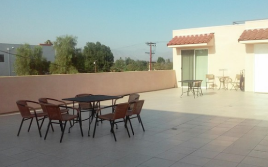 Contemporary 3 Bedroom 2 Bathroom Apartment in Panorama City