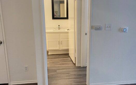 Beautiful Apartment Complex in Van Nuys!