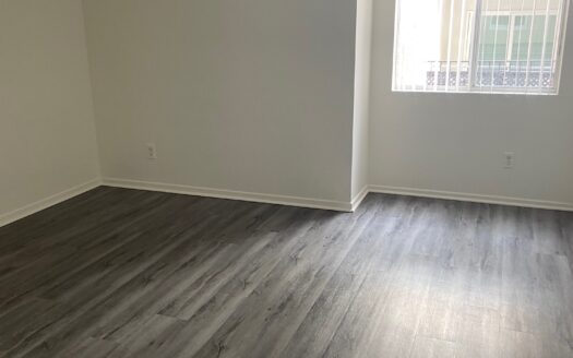Beautiful Apartment Complex in Van Nuys!